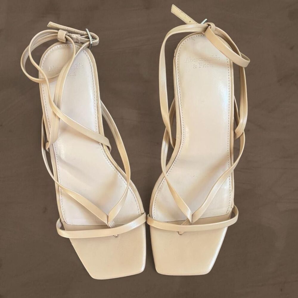 Abercrombie nude leather strappy heels sandals size 8